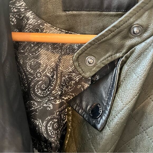 Guess olive color moto faux leather jacket. Size S - Picture 8 of 11